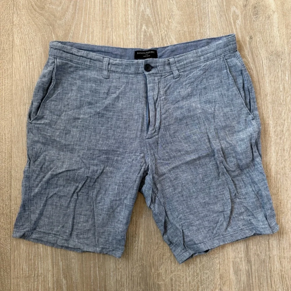 Banana Republic Factory Aiden Blue / Gray Flat Front Shorts Size 34